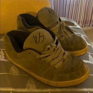 Es accel skateboarding shoes used